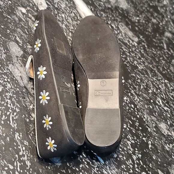 BRAND NEW C. WONDER'S FLORAL EMBROIDERED WOMEN'S  LOAFERS - Picture 8 of 16